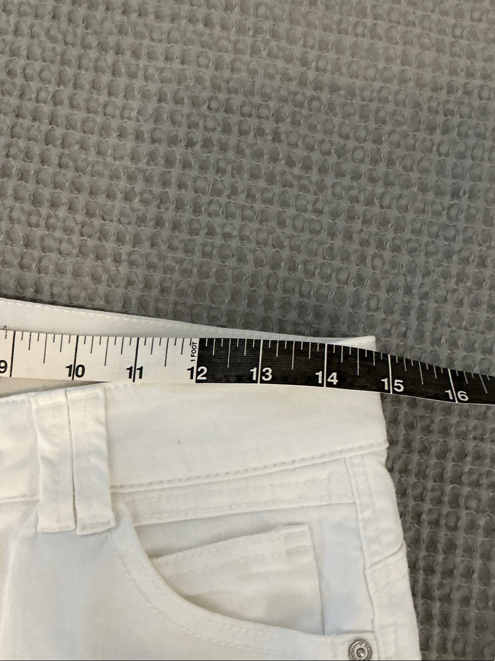 Democracy White Skinny Jeans size 4 - Picture 9 of 12